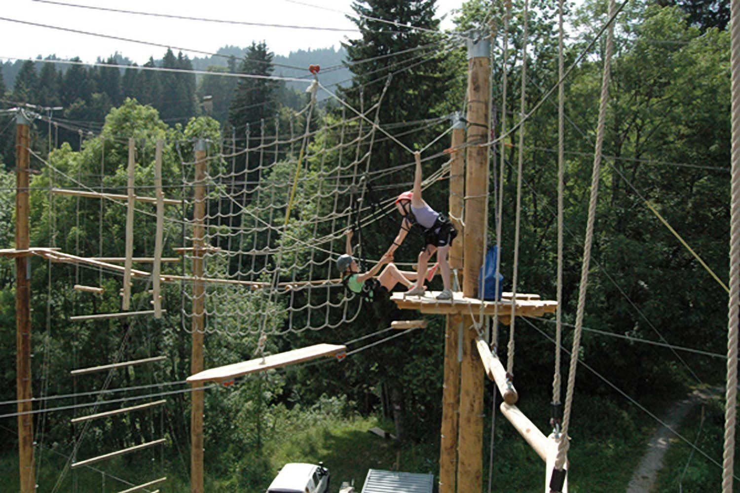 Gruppe vor dem Hochseilgarten im Ebnit