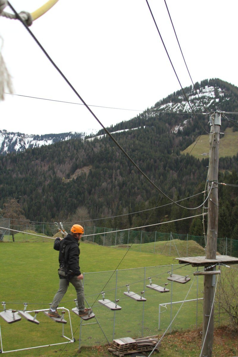 Pamper Pole
