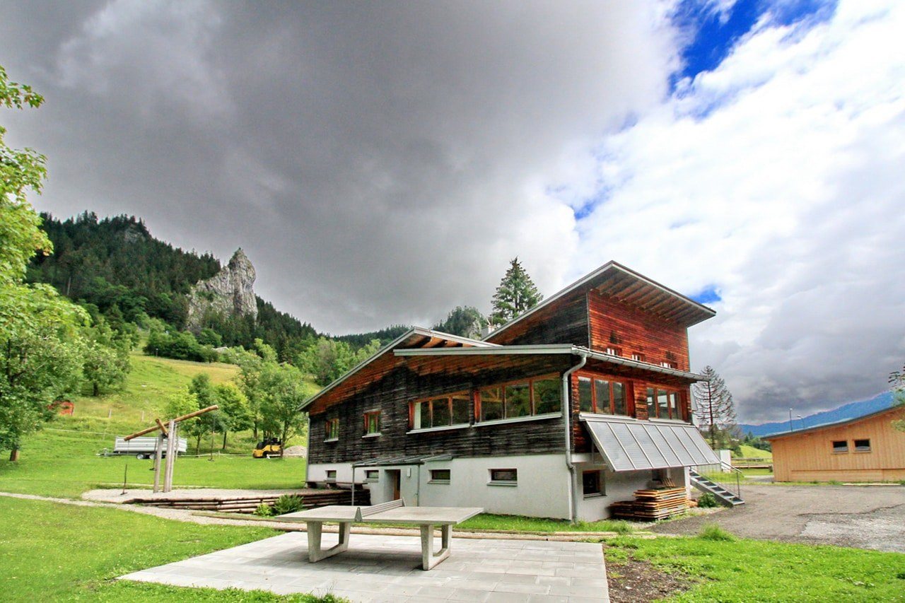 Sportheim Ebnit im Sommer